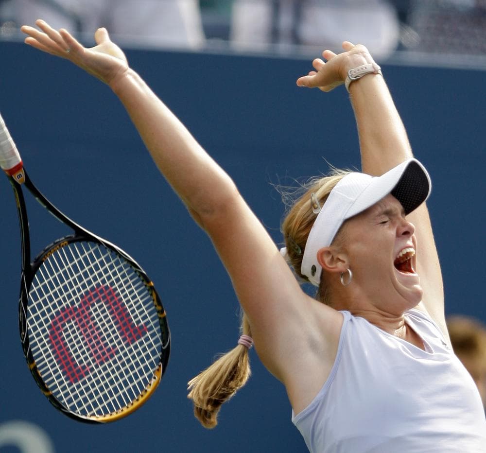 Melanie Oudin of the United States celebrates her 1-6, 7-6(2), 6-3 upset victory over Nadia Petrova of Russia at the U.S. Open tennis tournament in New York, Monday, Sept. 7, 2009. (AP)
