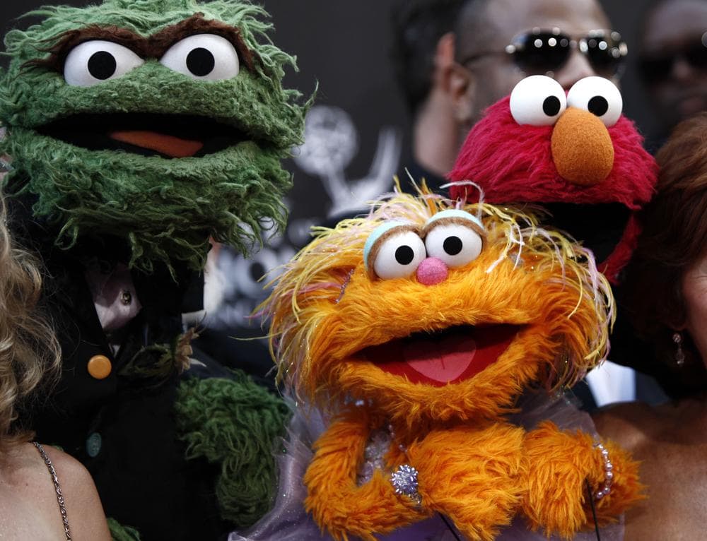 Characters of the  children's television show Sesame Street arrive at the Daytime Emmy Awards on Sunday Aug. 30, 2009, in Los Angeles. (AP)