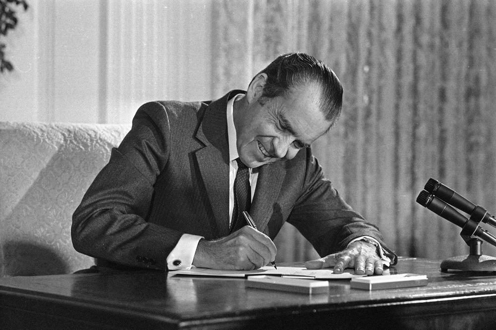 President Richard Nixon signs the National Cancer Act, Dec. 23, 1971.  (AP)