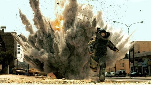 Actor Jeremy Renner in a scene from &quot;The Hurt Locker,&quot; directed by Kathryn Bigelow, which won the Oscar for Best Picture and Best Director at the Academy Awards on Sunday. (AP)