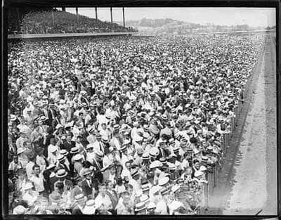 The crowd at Suffolk Downs, 1935 (Courtesy of Suffolk Downs)