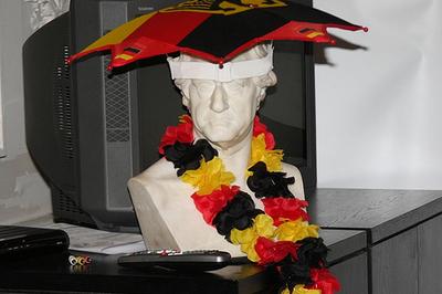 At the Goethe Institute, a statue is decordated in the spirit of Germany&#39;s team. (Karin Oehlenschlaeger)