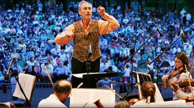Charles Ansbacher conducts the Boston Landmarks Orchestra. (Courtesy of Boston Landmarks Orchestra)