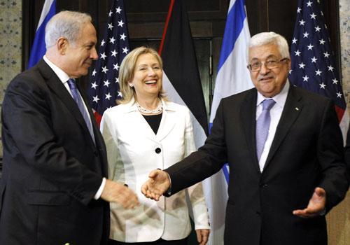 Israeli Prime Minister Benjamin Netanyahu, left, US Secretary of State Hillary Rodham Clinton, and Palestinian President Mahmoud Abbas in Sharm El-Sheikh, Egypt, Sept. 14, 2010. (AP)