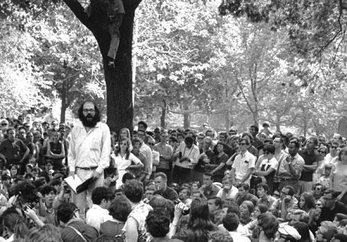 A crowd listens to Allen Ginsberg give a reading of uncensored poetry at New York City&#039;s Washinton Square park, 1966. (AP)