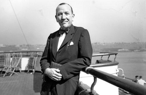 British actor, composer and playwright Noël Coward poses aboard the Queen Elizabeth ocean liner in 1947. (AP)