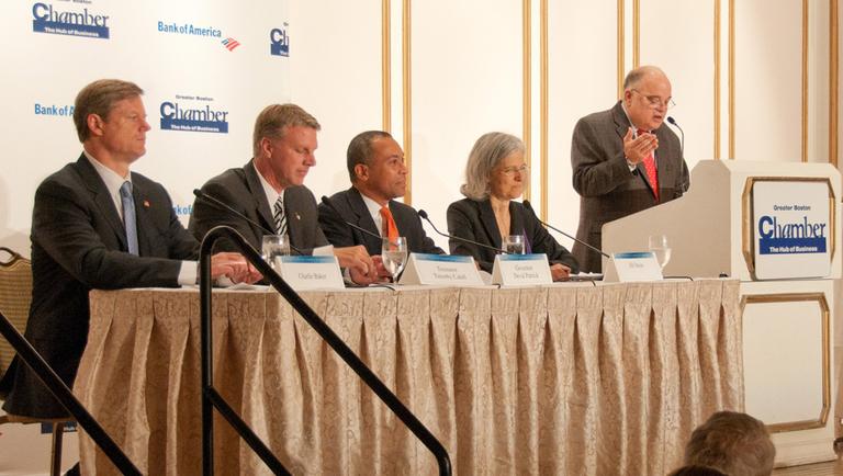 The four candidates for governor with WBUR's Bob Oakes. (Fay Foto/ Courtesy Boston Chamber of Commerce)