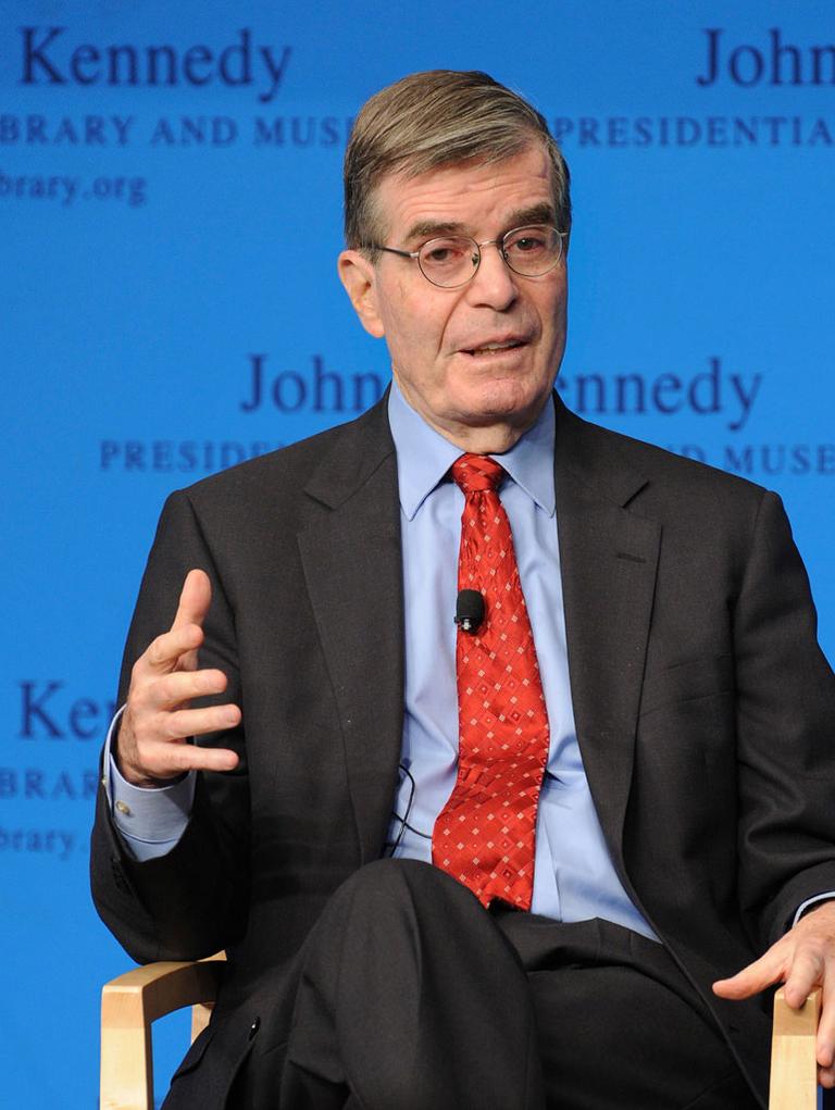 Sorensen speaks during a conference at the Kennedy library in Dorchester in October 2009. (Lisa Poole/AP)