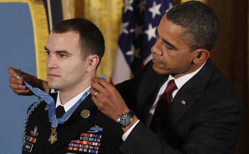 President Obama presents the Medal of Honor to Army Staff Sgt. Salvatore Giunta at the White House, Nov. 16, 2010. (AP)