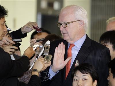 U.S. nuclear envoy Stephen Bosworth, right, flew to Japan after visiting South Korea for talks on North Korea&#039;s claim of a new uranium enrichment facility. (AP)