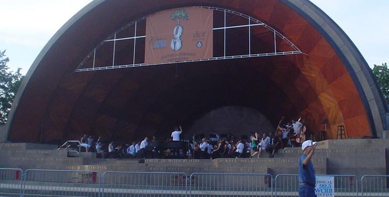 The Longwood Symphony Orchestra performing at the Hatch Shell. (bunkosquad/Flickr)