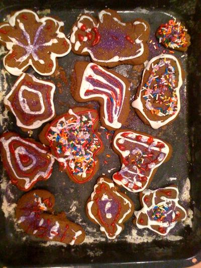Making gingerbread cookies with the kids is much more pleasant after yoga