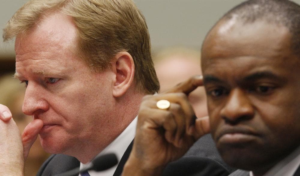 NFL Players Association Executive Director DeMaurice Smith (r) and NFL Commissioner Roger Goodell are trying to work out labor issues before the 2011 season. (AP)