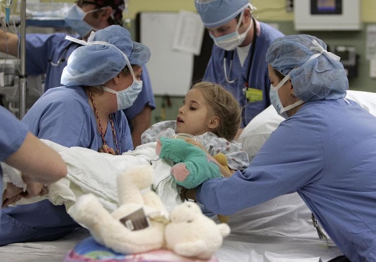 Eight-year-old Sarah Dickman is readied for kidney transplant surgery at Children's Healthcare of Atlanta at Egleston in Atlanta, in 2008. (AP)