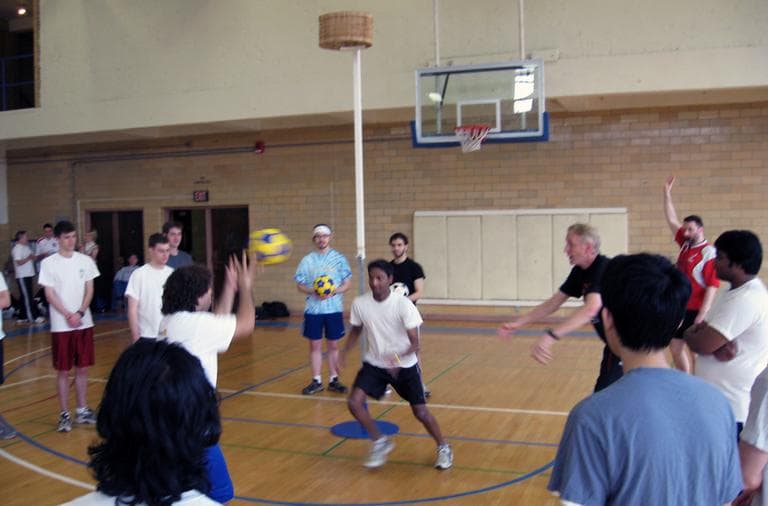 Players at Hamilton's korfball tournament learn the fundamentals of the game. (Doug Tribou/WBUR)