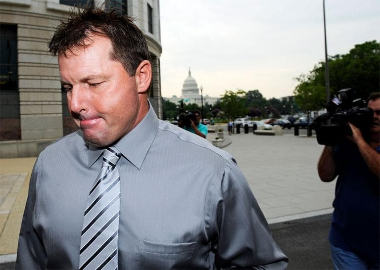 Former Sox star Roger Clemens arrives in federal court in Washington Wednesday. (AP)