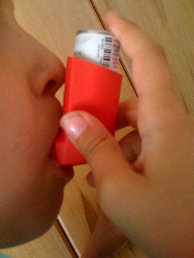 Asthmatics report improvement in symptoms after taking placebo medications