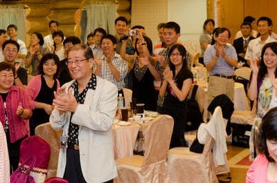 A meeting of the Taipei Toastmasters club. (flickr/Jon@the@nC/Jonathan Chen)