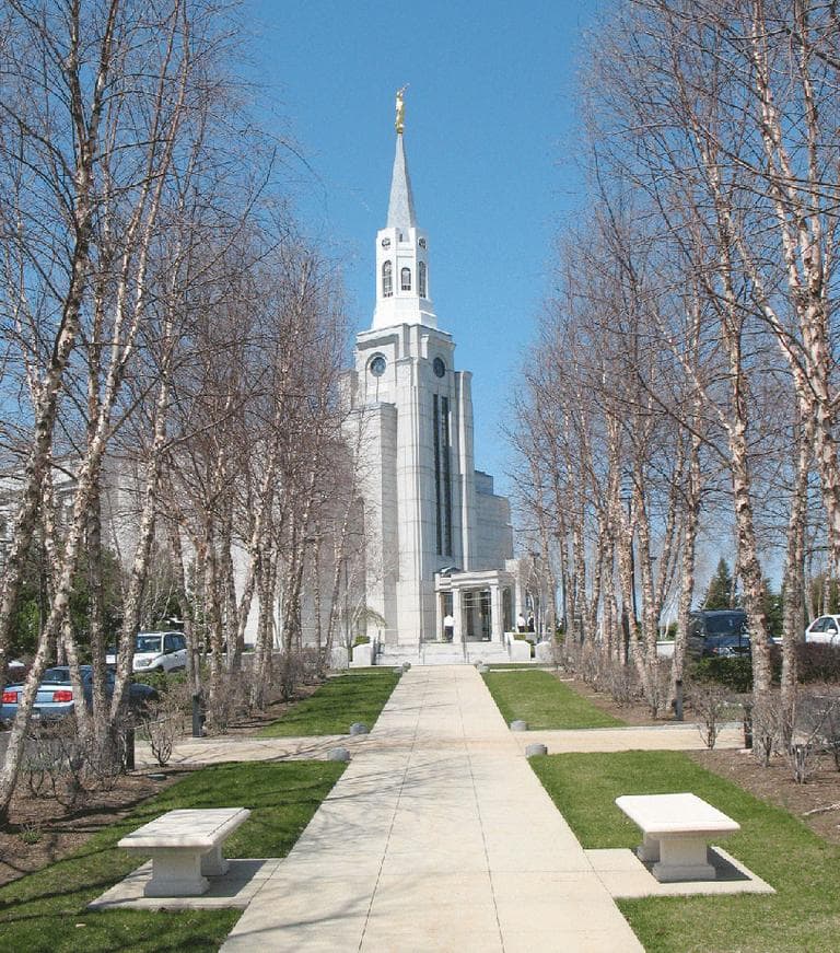 The Mormon temple in Belmont (aaron.knox/Flickr)