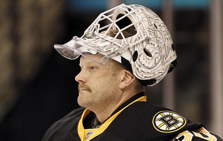 Boston Bruins goalie Tim Thomas says his decision to skip a team meeting with President Obama was not about politics or party. (AP)