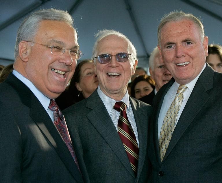 Former Boston Mayor Kevin White, center, with current Mayor Thomas Menino, left, and former Mayor Raymond Flynn prior to the unveiling of White's statue on Nov. 1, 2006, in Boston. (AP)