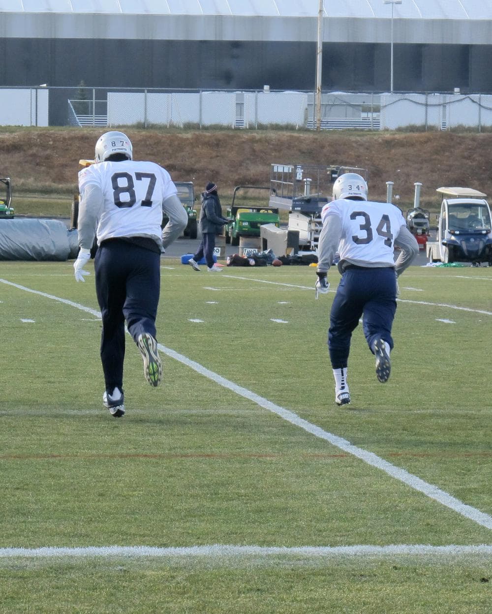 A record-setting season by Patriots tight end Rob Gronkowski (87), shown at practice Wednesday in Foxborough, MA, has been a big part of New England&#039;s success. (Doug Tribou/Only A Game)