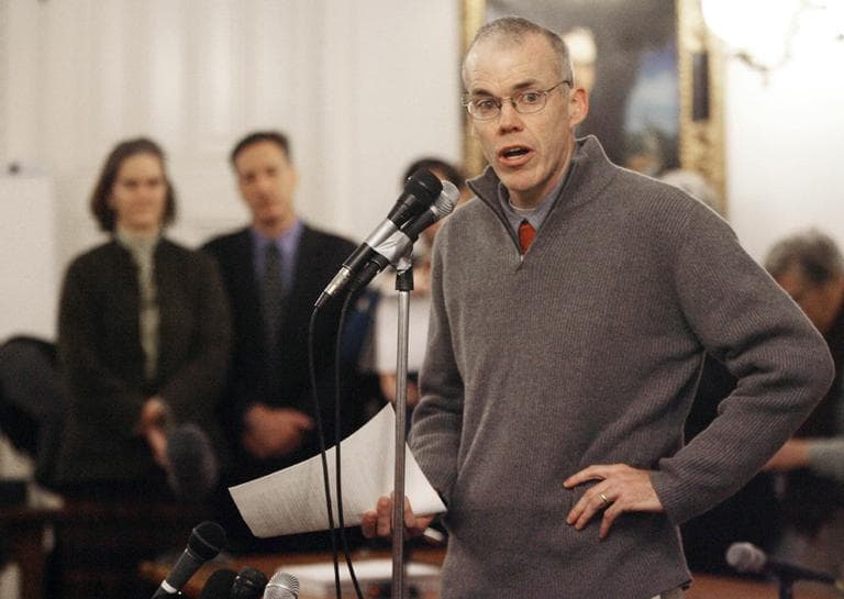 Bill McKibben, an environmental author and professor at Middlebury College, speaks to lawmakers in Montpelier, Vt.,  Wednesday, Jan. 10, 2007. (AP)