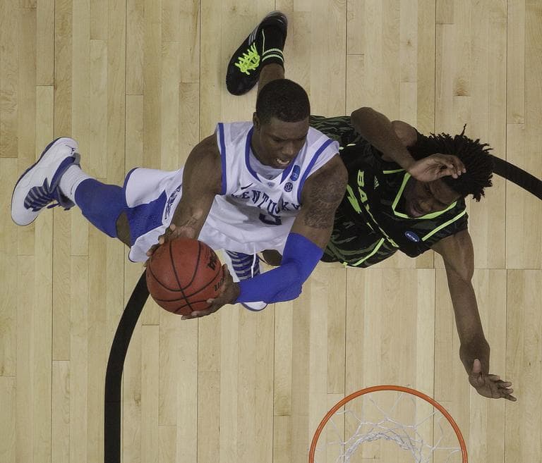 Kentucky&#039;s Terrence Jones (3) heads to the hoop as Baylor&#039;s Anthony Jones defends during the second half of an NCAA tournament South Regional finals college basketball game in Atlanta. (AP)