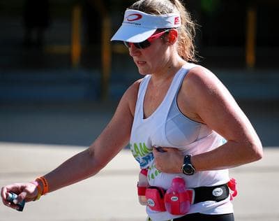 runner with inhaler (Matthew Kenwrick/Flickr)