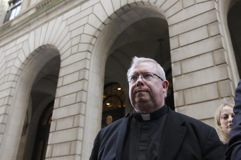 Monsignor William Lynn walks to the Criminal Justice Center in Philadelphia. (AP)