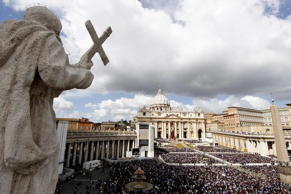 Faithful gather in St. Peter&#039;s Square at the Vatican during the Easter Mass celebrated by Pope Benedict XVI, Sunday. (AP)