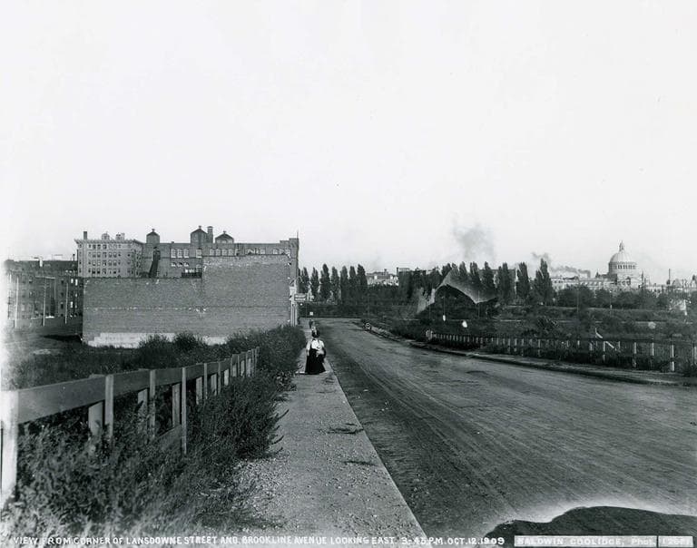 View east from Lansdowne Street and Brookline Avenue, Oct. 12, 1909 (Courtesy of Historic New England)