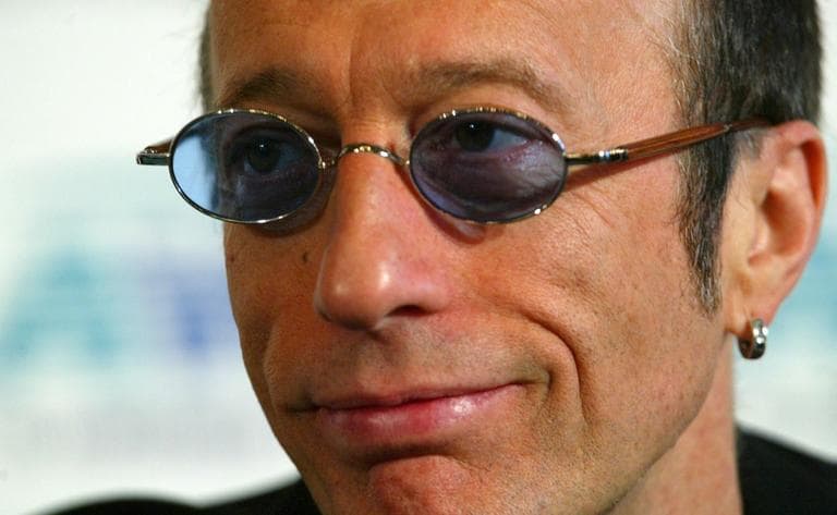 Bee Gees musician Robin Gibb in 2003. (AP)