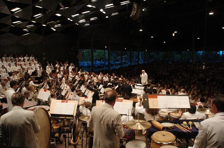 Kurt Masur conducts on the season opening night at Tanglewood with the Boston Symphony Orchestra and the Lincoln Center Jazz Orchestra with Wynton Marsalis on Friday, July 9, 2004, in Lenox, Mass. (AP)
