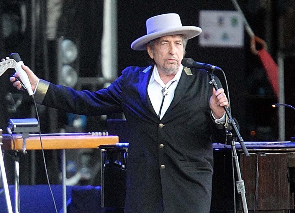 Jonah Lehrer released a statement on Monday that some quotes in his book "Imagine: How Creativity Works" attributed to singer-songwriter Bob Dylan, pictured, did "not exist." (AP File Photo)