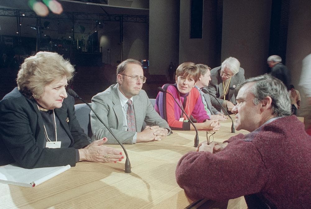 The author, pictured on the right, was the former executive producer for the Commission on Presidential Debates. In this photo, he talks with panelists before the 1992 vice presidential debate in East Lansing, Michigan. (AP File Photo)
