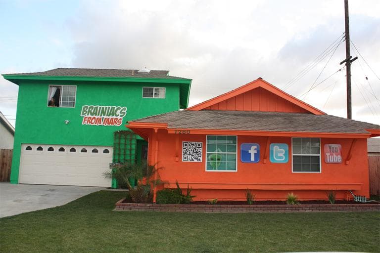 The first and only home to be painted by Brainiacs in California (Courtesy Brainiacs)