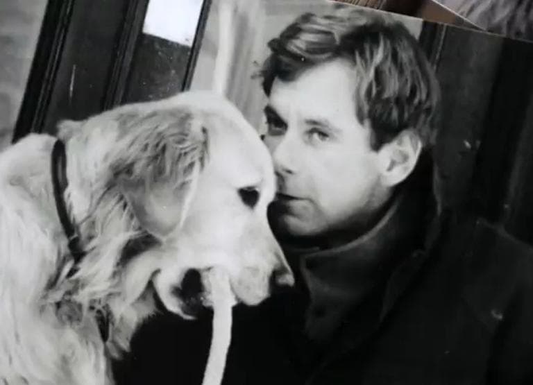 Brian McGrory and his extraordinary golden retriever Harry. (Screenshot from the book trailer)