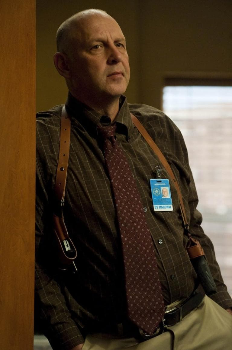 Nick Searcy as Raylan's boss, Art Mullen.