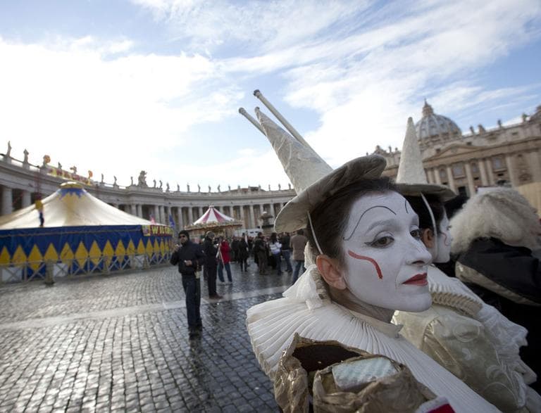 A circus tent and worker  in St. Peter's Square at the Vatican, Saturday, Dec. 1, 2012. (AP)