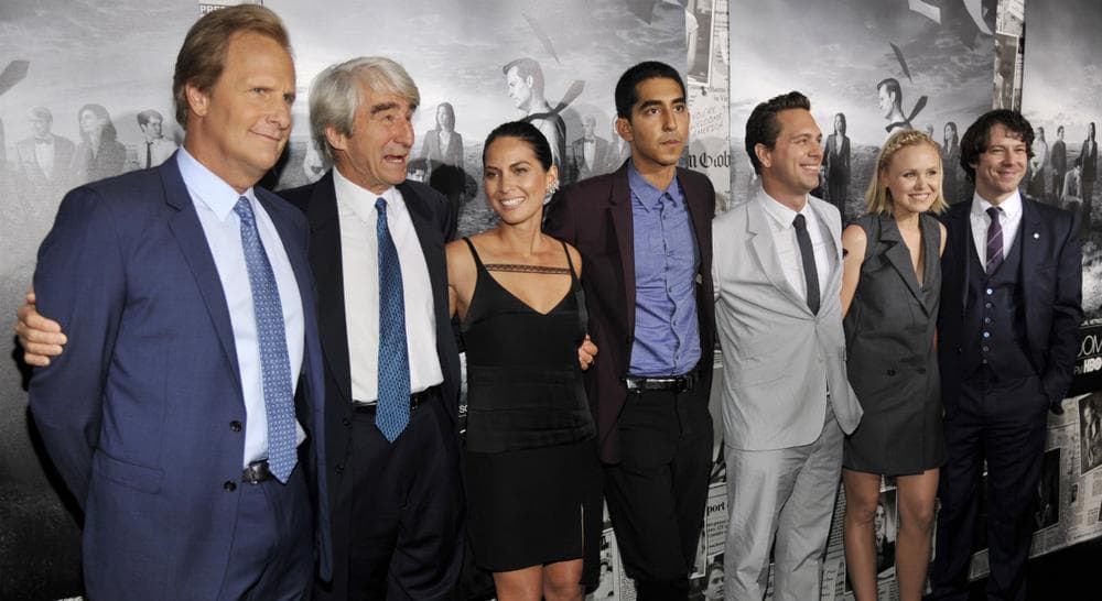 &quot;The Newsroom&quot; cast members pose together at the season 2 premiere of the HBO series at the Paramount Theater on Wednesday, July 10, 2013 in Los Angeles. (AP)