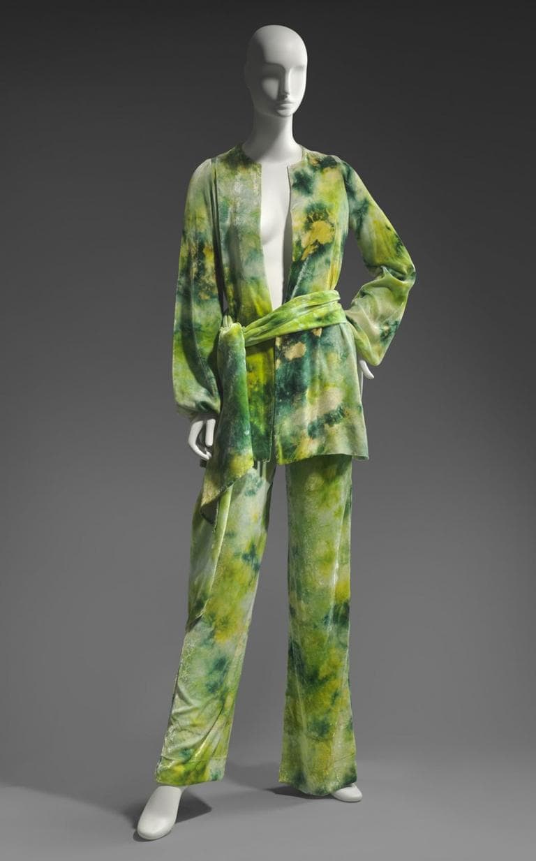 Halston dabbled with tie-dye in this circa 1969 silk velvet woman’s ensemble. (Courtesy of Museum of Fine Arts, Boston)