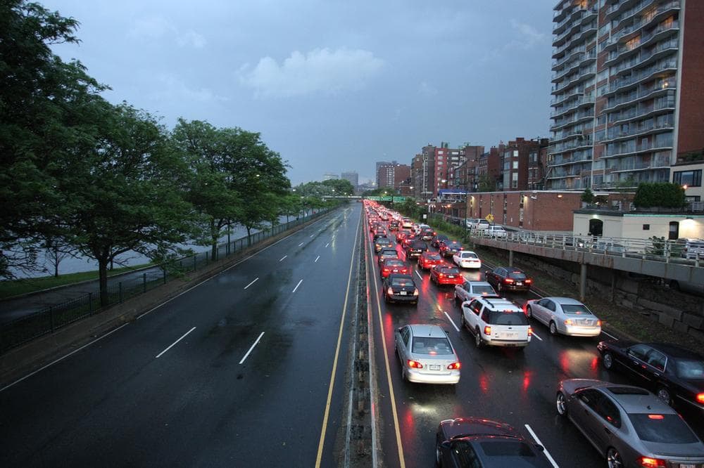 Eastbound traffic on Storrow Drive in Boston (SignalPAD/Flickr)