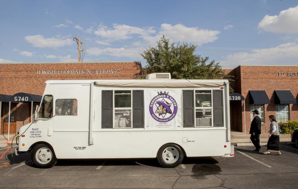 Conversos y Tacos is a gourmet kosher taco truck touring the streets of El Paso this summer. (Courtesy of Peter Svarzbein)