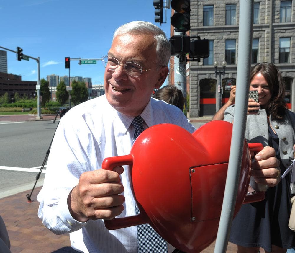 Boston Mayor Thomas Menino tries out the &quot;Pulse of the City&quot; device in Christopher Columbus Park on Sept. 6. (Courtesy of Mayor’s Office, City of Boston)