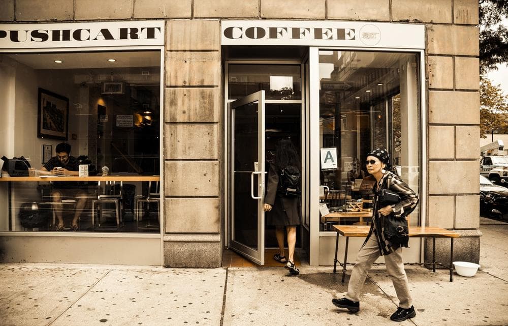 Pushcart Coffee in New York City drew many new customers during the Hurricane Sandy power outages, because it had a generator. (Jeffrey/Flickr)