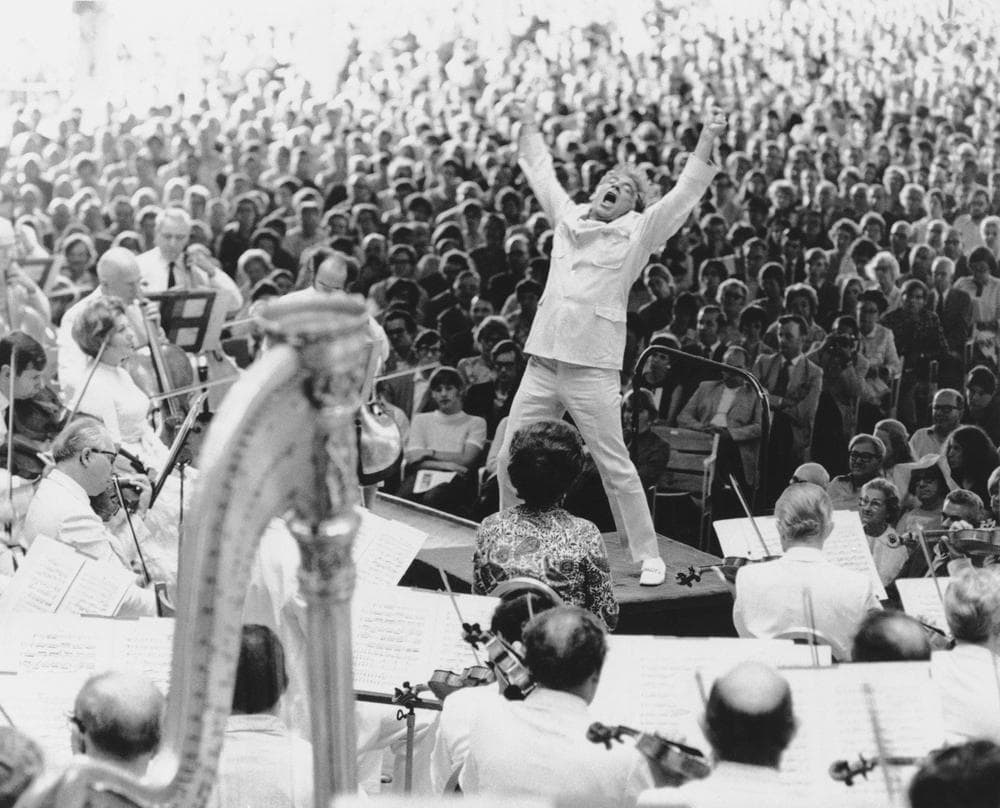 Conductor Leonard Bernstein gives it his all at the climax of Mahler&#039;s Second Symphony at Tanglewood in 1970. (AP)