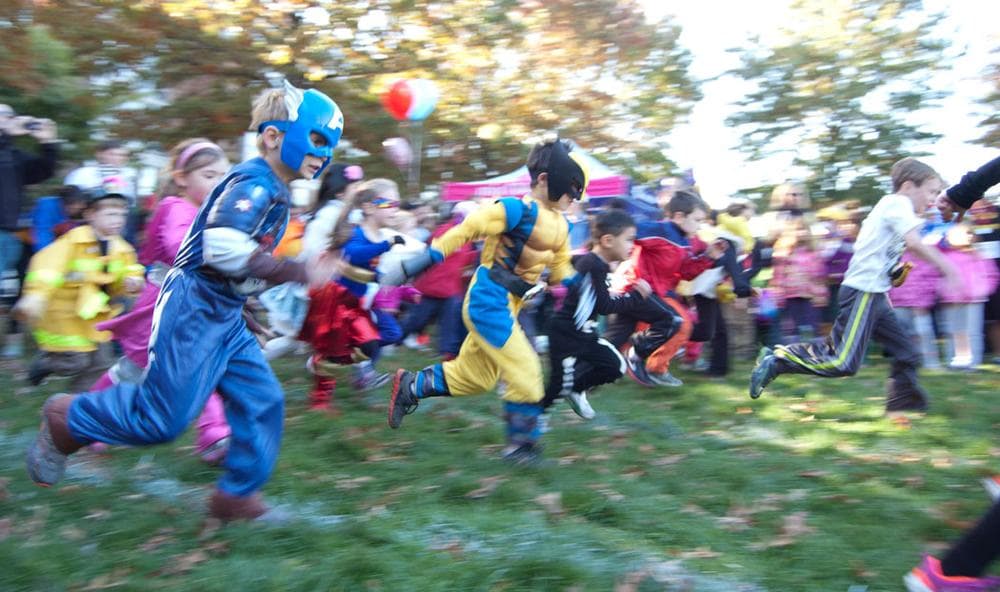 The kids race at Pacific Street Park. (Greg Cook)