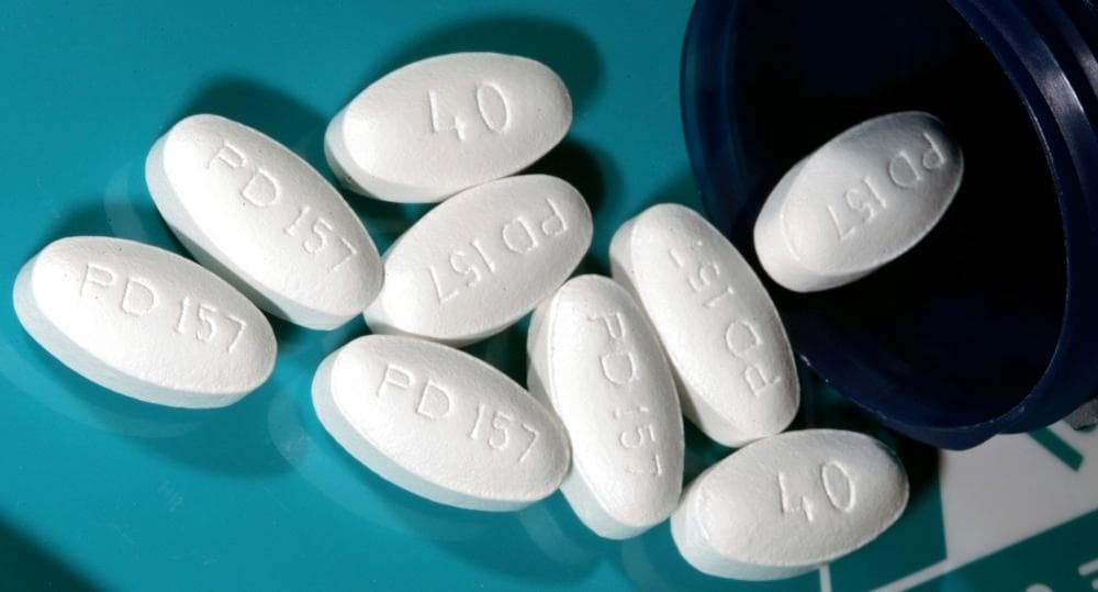 Tablets of Lipitor, one kind of statin used for lowering blood cholesterol. (Mel Evans/AP)
