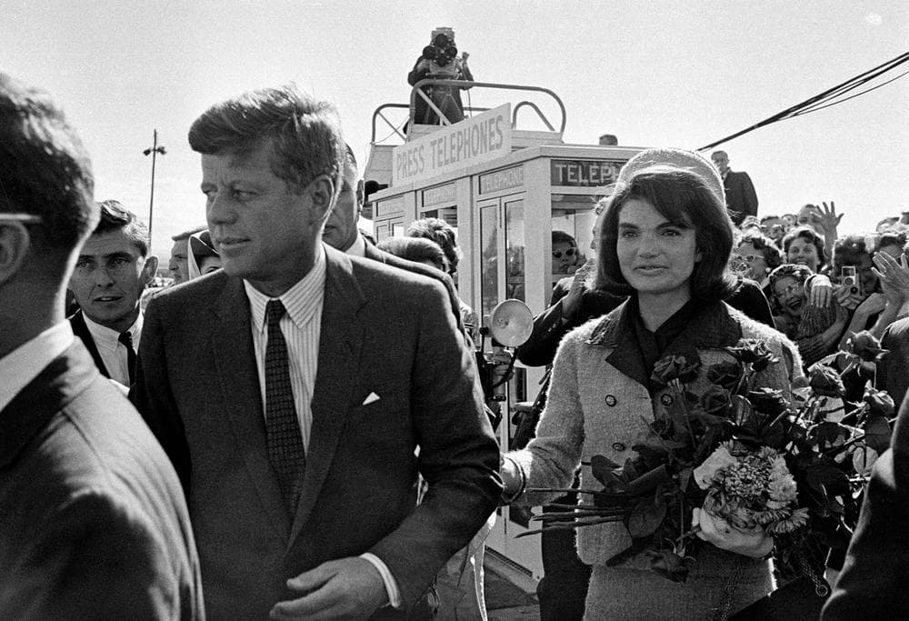 President John F. Kennedy and his wife, Jacqueline Kennedy, arrive at Love Field airport in Dallas, Nov. 22, 1963. (AP)